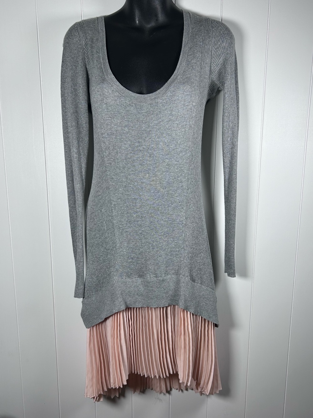 Victoria’s Secret Gray Sweater Dress Pink Pleated Y2K Size Medium